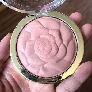 FREE ADD-ON Milani rose blush 01 romantic rose